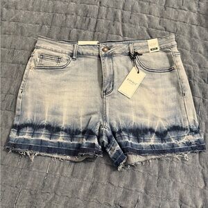 Judy Blue never worn denim shorts. Mid rise, size XL